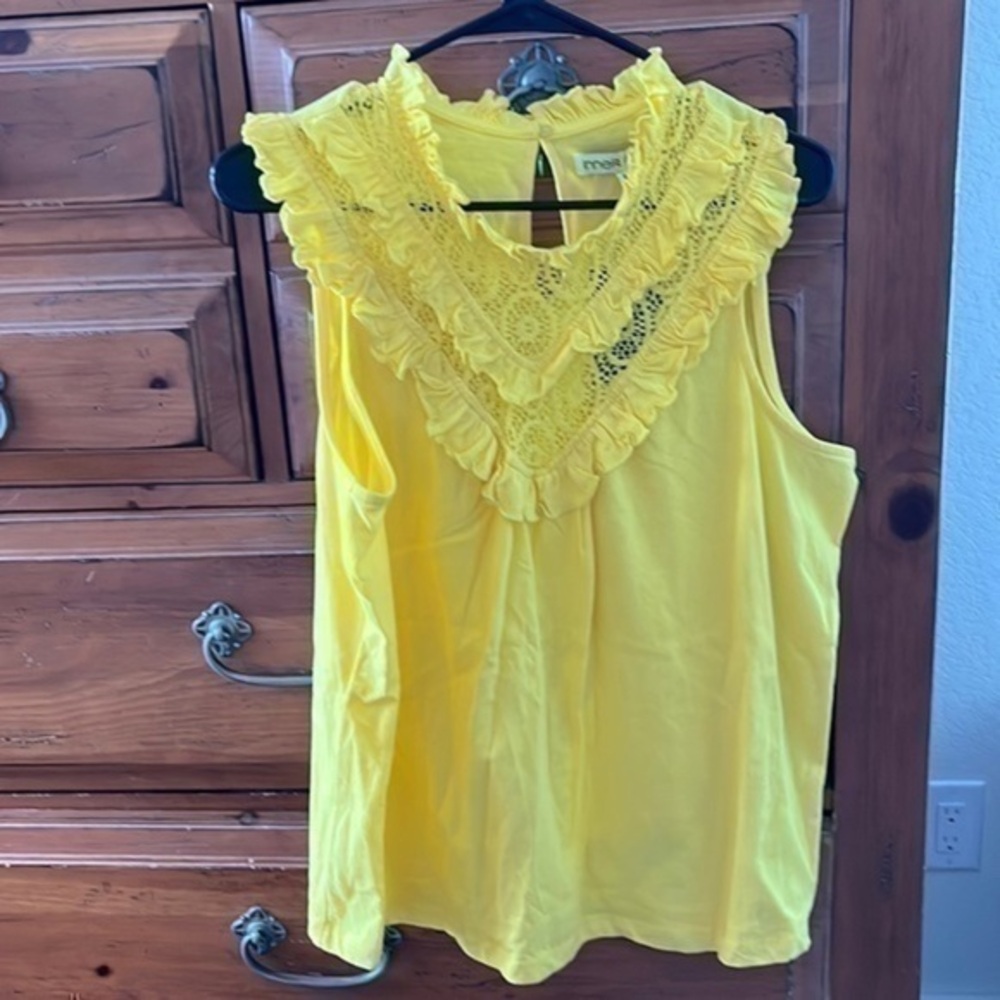 Inner Circle Women’s Yellow Sleeveless Blouse Top Size Large NWT